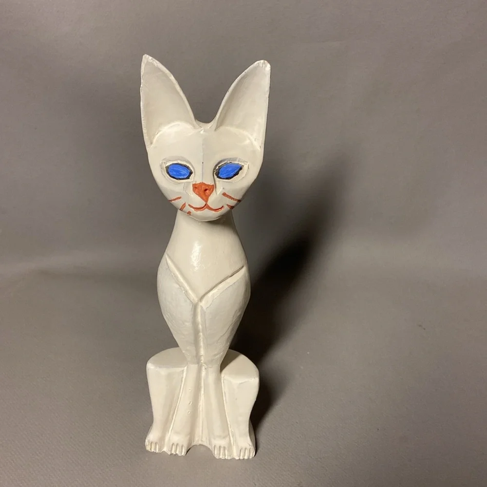 White 3 Wooden Cats Figurine Set